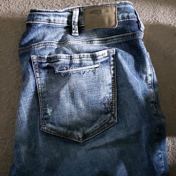 Silver capris - Picture 2 of 3